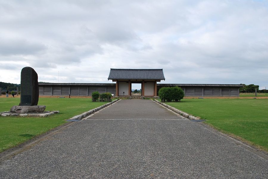 能登国分寺の復元南門