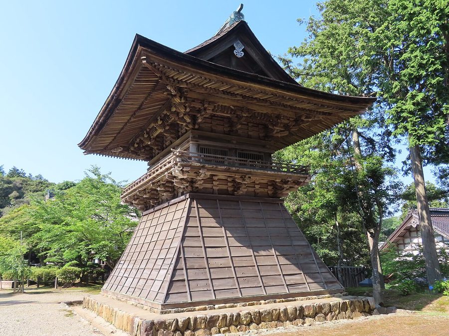 妙成寺の鐘楼（重要文化財）