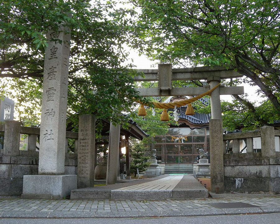 高皇産霊神社の鳥居