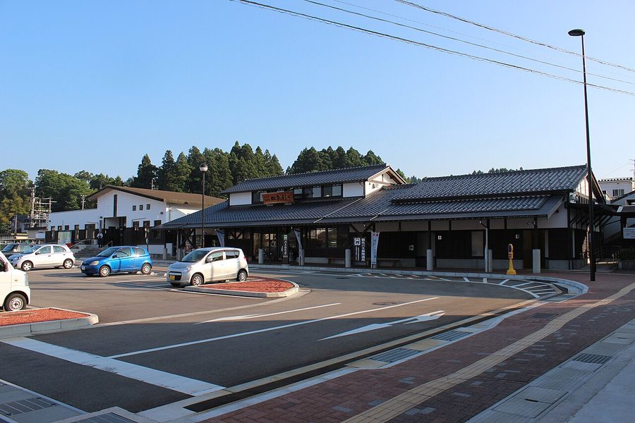 穴水駅前の広場