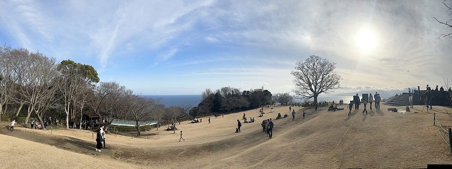 吾妻山公園の山頂広場