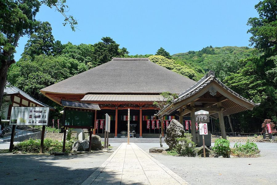 日向薬師（宝城坊）の本堂