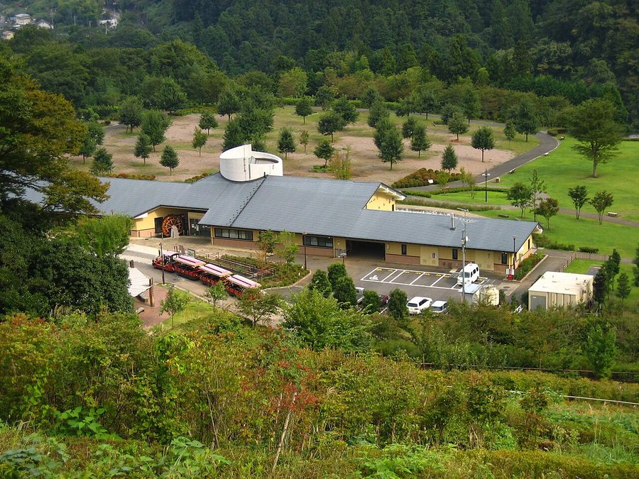あいかわ公園の中心施設