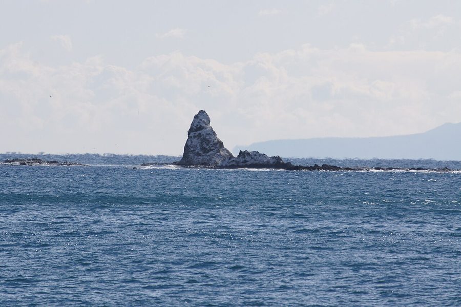 烏帽子岩（姥島）