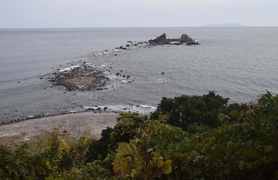 三ツ石(三つ岩)