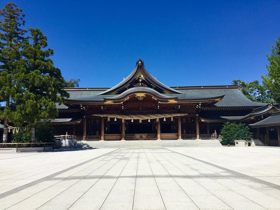 寒川神社の御社殿（拝殿）