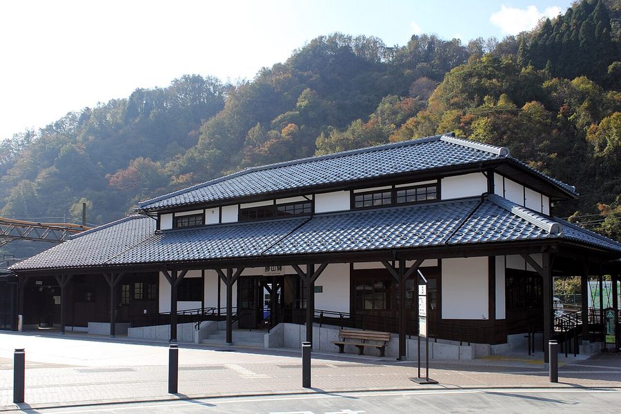 えちぜん鉄道勝山駅の駅舎