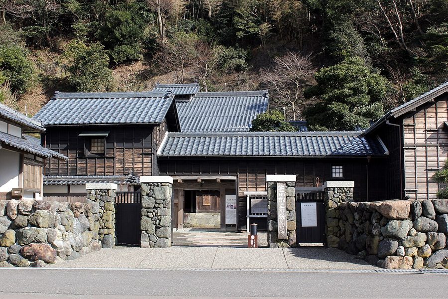 北前船主の館・右近家の表門
