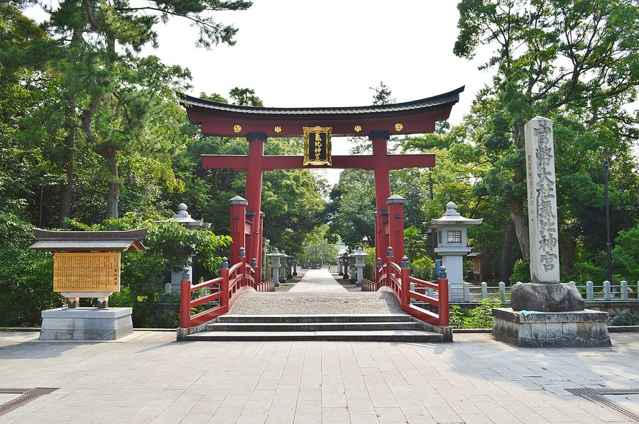 氣比神宮の大鳥居
