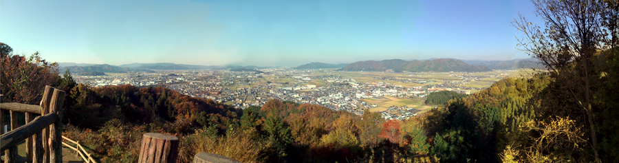 村国山から見た越前市中心部の眺め
