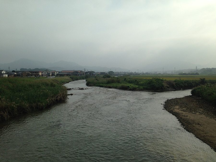 中屋橋から望む穂波川と馬敷川の合流点