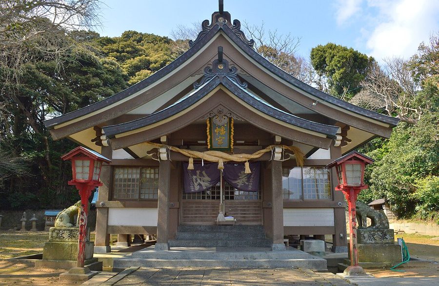 織幡神社の拝殿