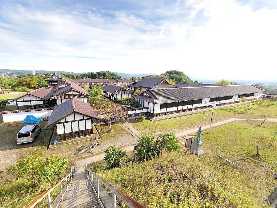 日新館