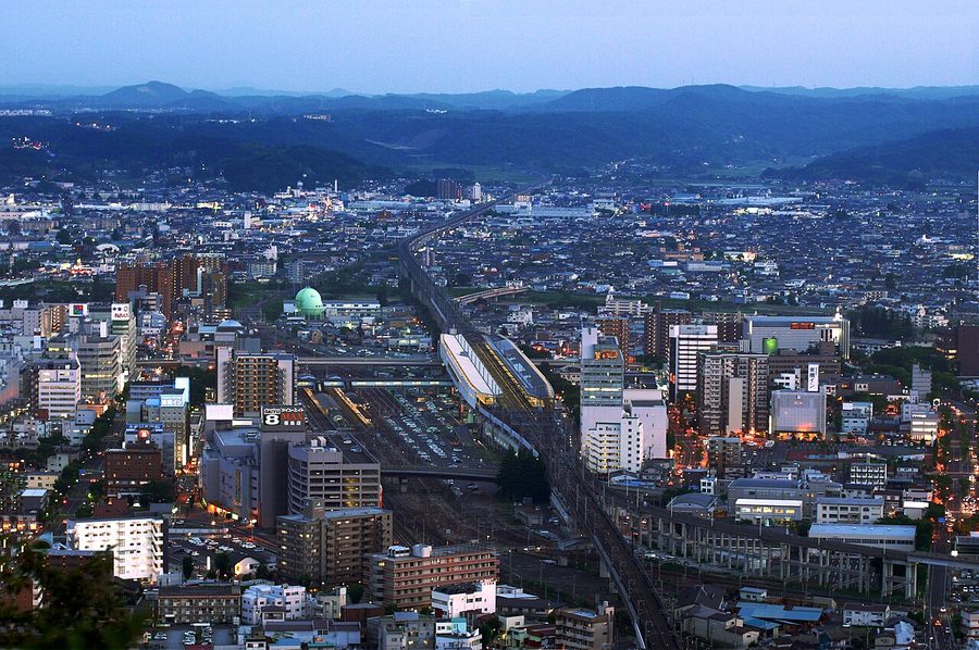 信夫山から望む福島駅周辺