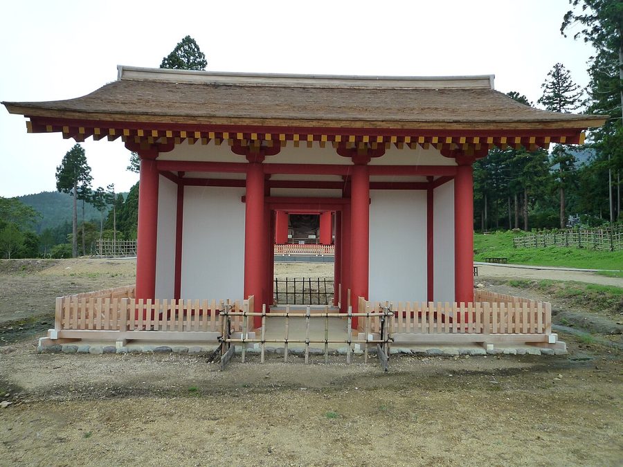 史跡慧日寺跡の中門