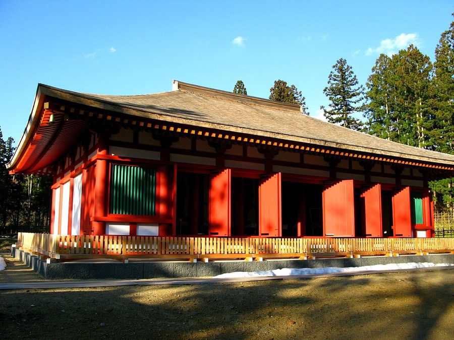 史跡慧日寺跡に復元された金堂