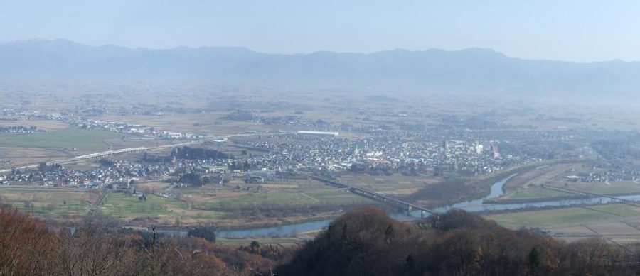 大仙市中心部（旧大曲市）を高台から望む