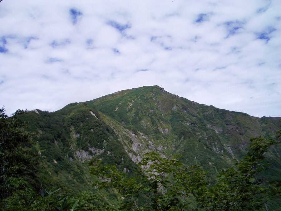 谷川岳を天神尾根から望む
