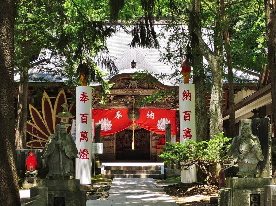 迦葉山弥勒寺の鎮守堂「中峰閣」
