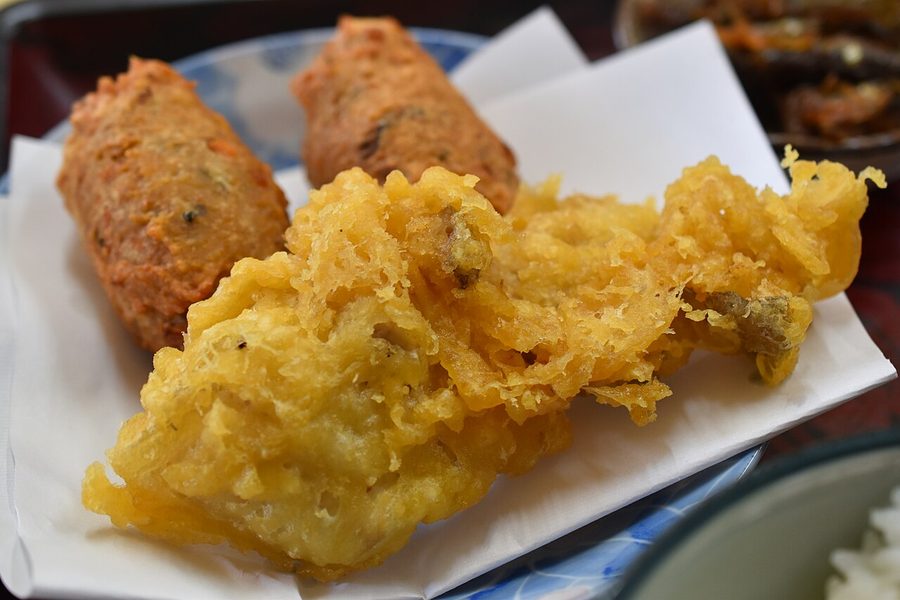 なまずの天ぷらとたたき揚げ