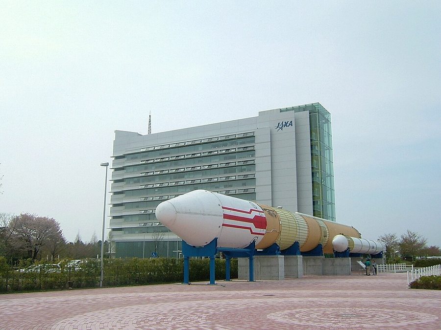筑波宇宙センターに展示されるH-Ⅱロケット