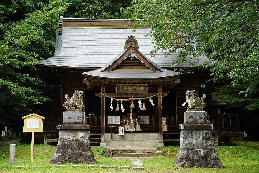 磯部稲村神社の拝殿です