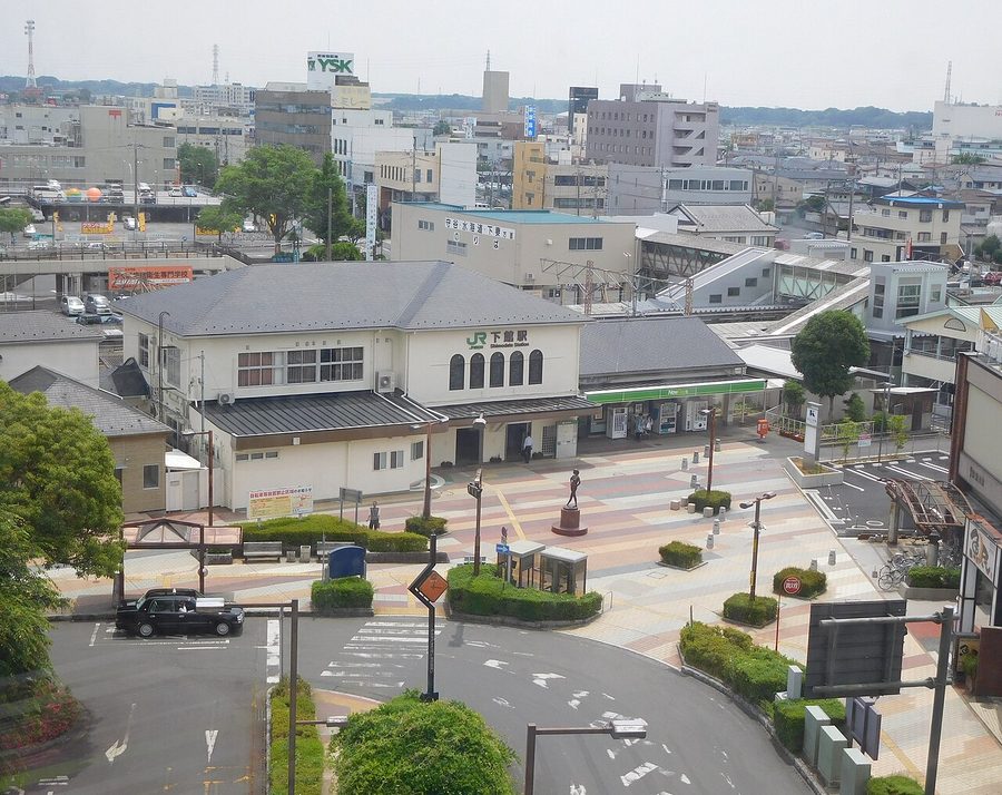 下館駅と駅前広場