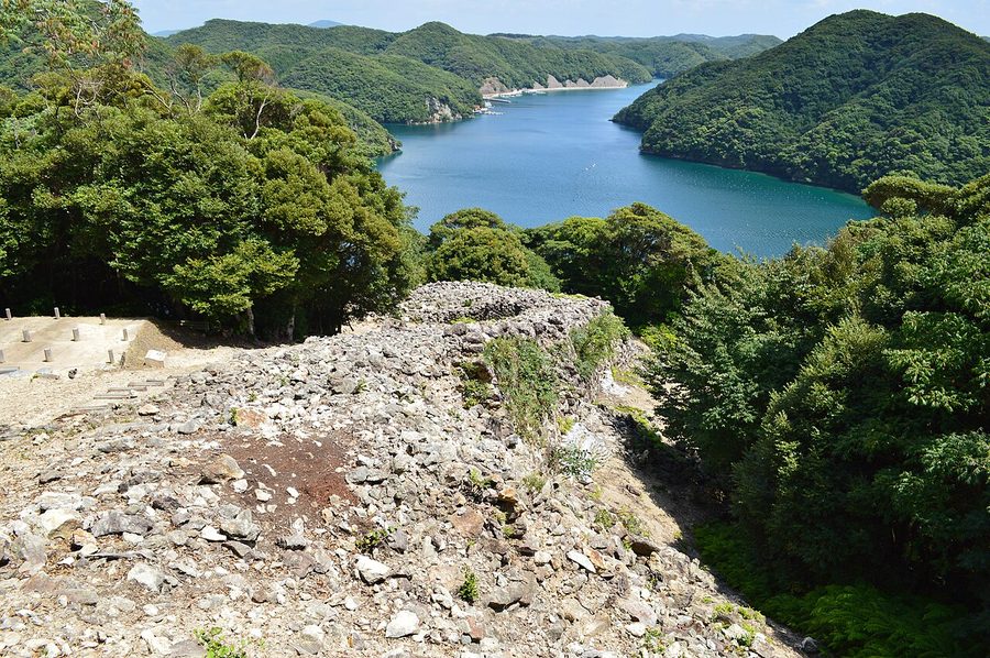 金田城の石塁(東南角石塁)