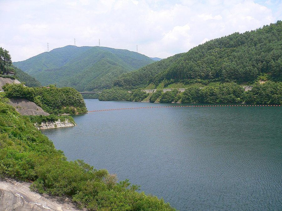 箕輪ダム湖(もみじ湖)