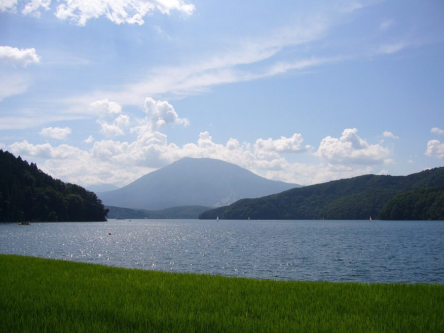 野尻湖と黒姫山