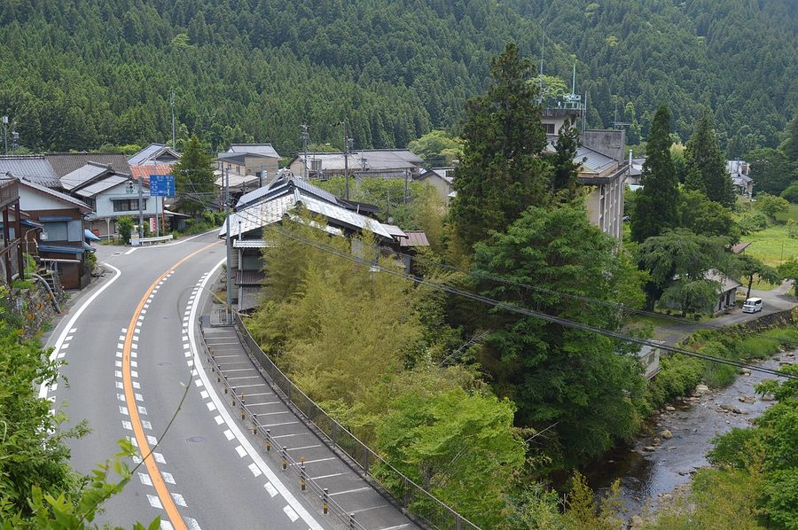 根羽村の街並み