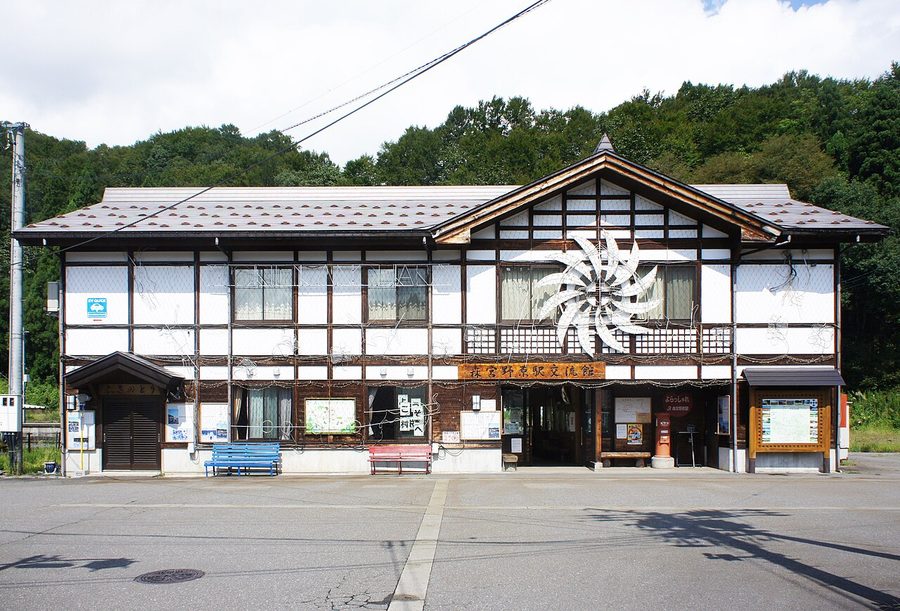 JR飯山線・森宮野原駅の駅舎