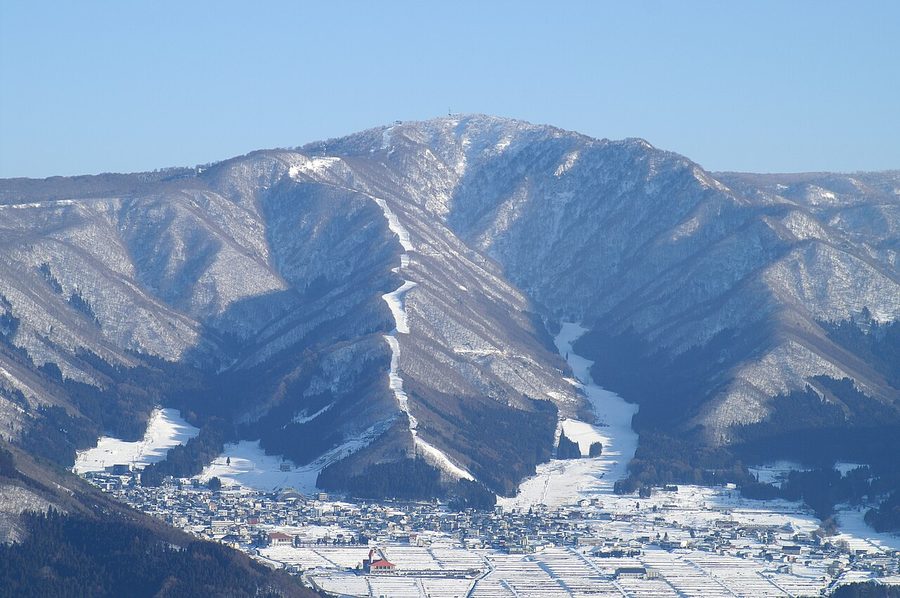 毛無山と野沢温泉スキー場