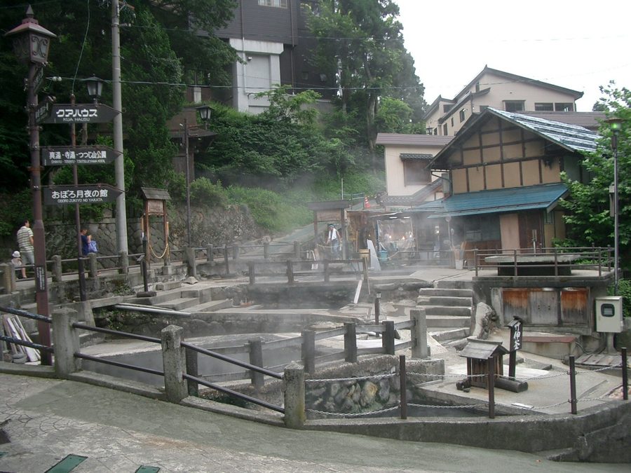 野沢温泉の「麻釜（おかま）」