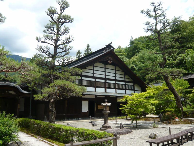 定勝寺本堂
