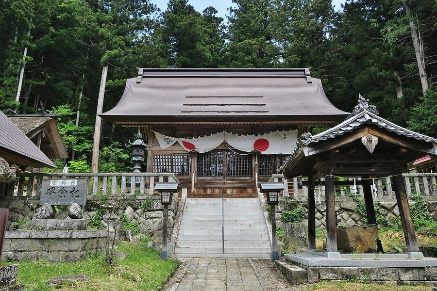 麻績神明宮の拝殿