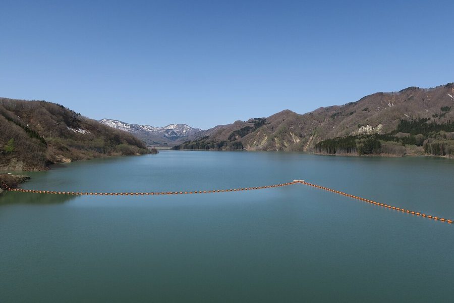 津軽ダム湖（津軽白神湖）