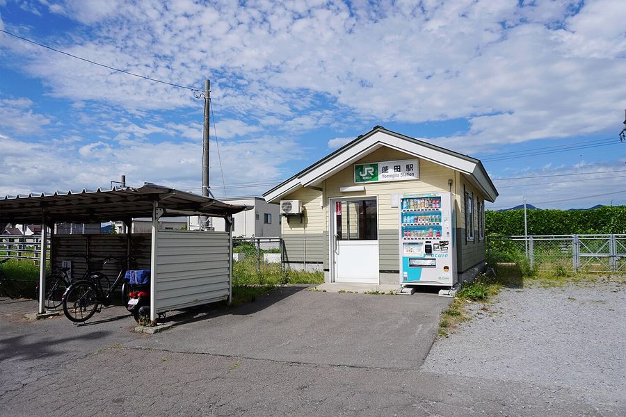 JR津軽線・蓬田駅の駅舎