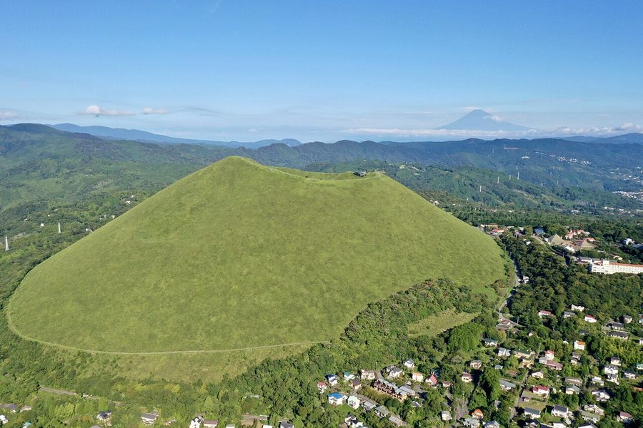 大室山と富士山