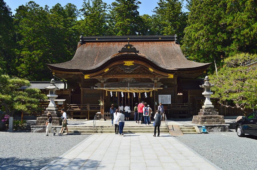 小國神社の拝殿