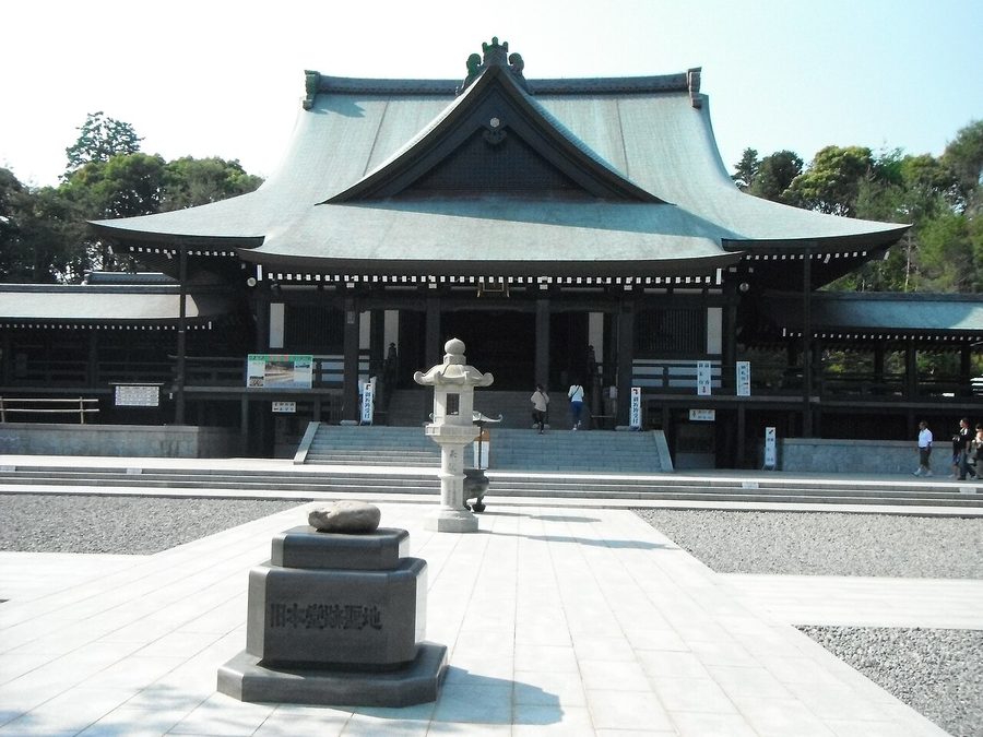 法多山尊永寺の本堂