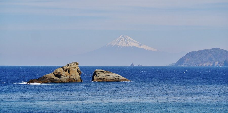 西伊豆町から望む富士山