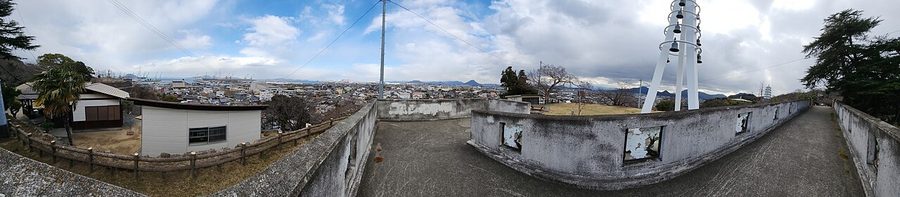 桃陵公園から望む多度津の町と港