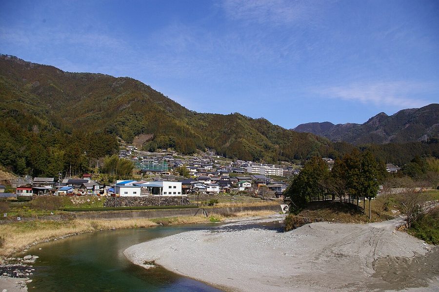 竹ノ谷を流れる土居川