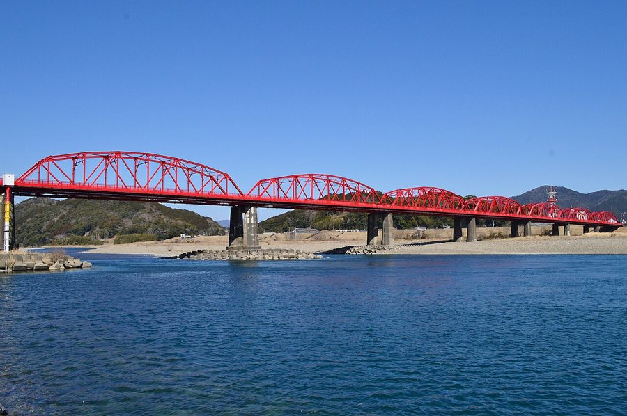 四万十川橋（通称・赤鉄橋）