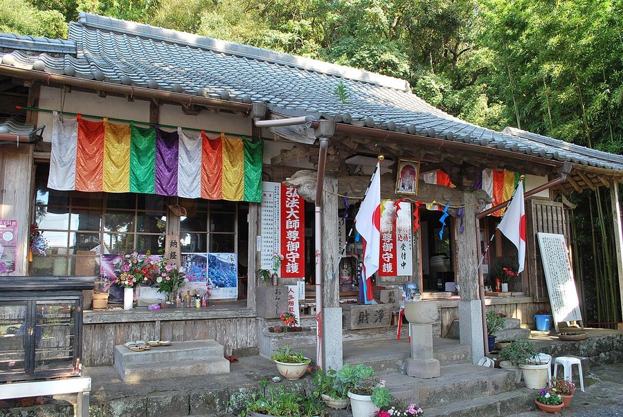 東洋大師明徳寺の本堂