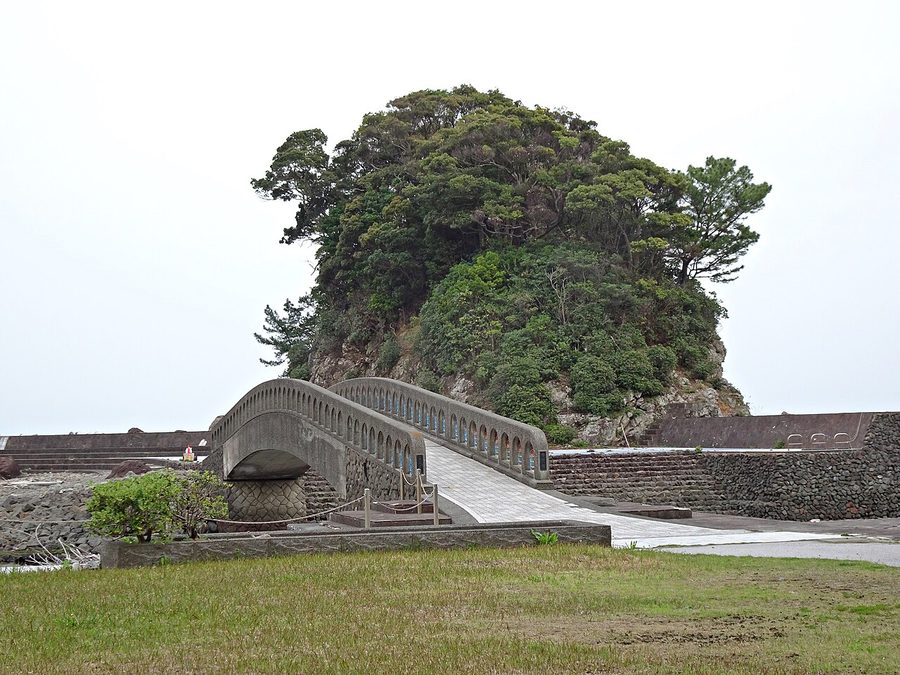 厳島（厳島親水公園）