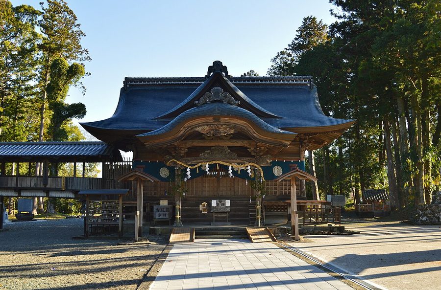 大川上美良布神社の拝殿