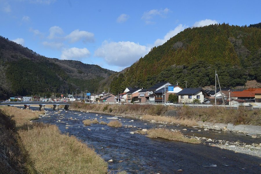 千代川と智頭の町並み
