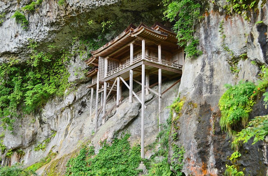 三佛寺投入堂
